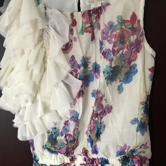 Girls dress with ruffles! Never worn! - Picture 4 of 4
